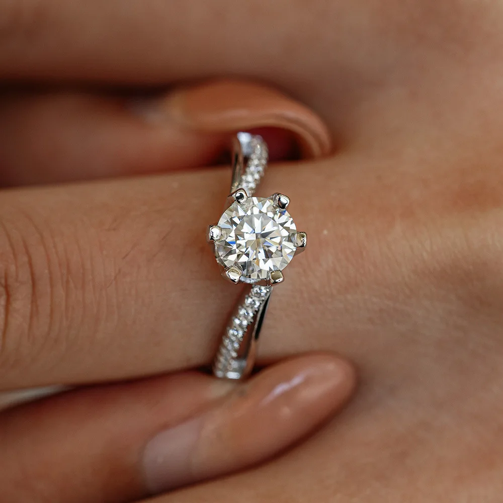 Anel de Noivado Clássico de Lu - Moissanite Engagement Ring 1 Carat avaliação e preço