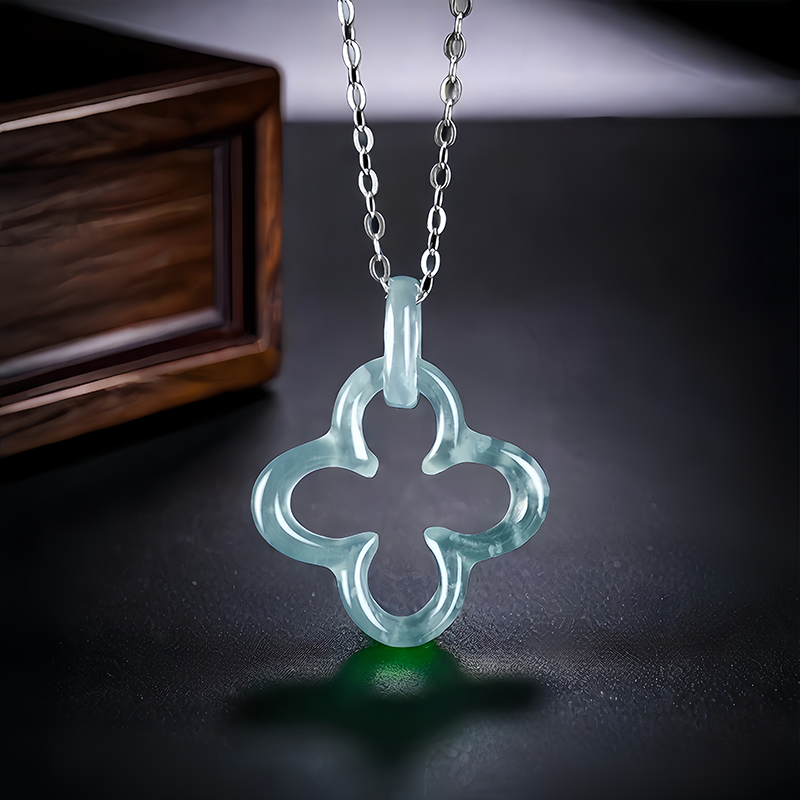 Colar pingente de trevo de qua - Necklaces avaliação e preço